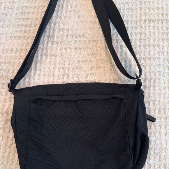 Lululemon Festival Bag II (Black on Black) First Release RARE - Picture 3 of 10
